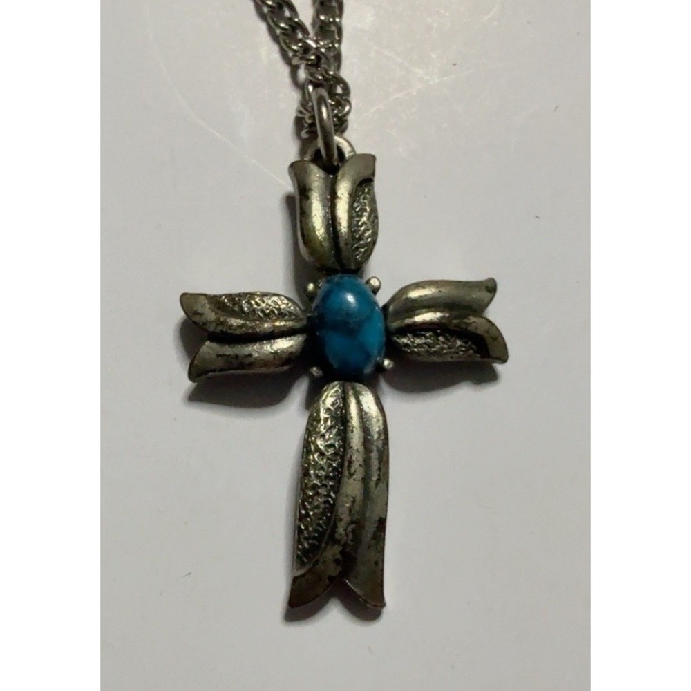 T30270-Silver Tone Blue Turquoise Color Cross Pendant Necklace Unbranded